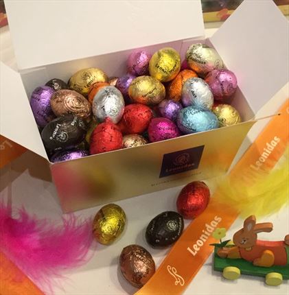 Ballotin clásico de huevos de pascua de chocolate belga Leonidas